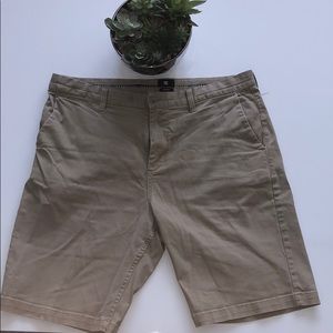 Men's tan DC shorts W 34 L 34